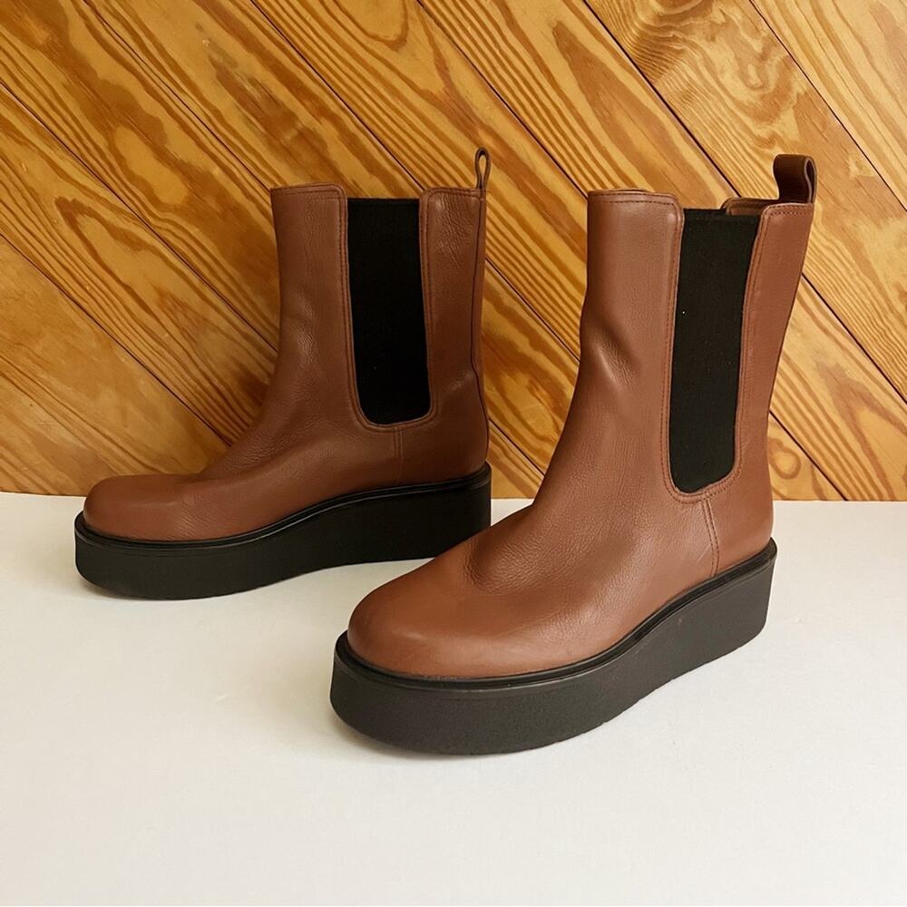 VINCE Brinton Leather Round Toe Chelsea Boot